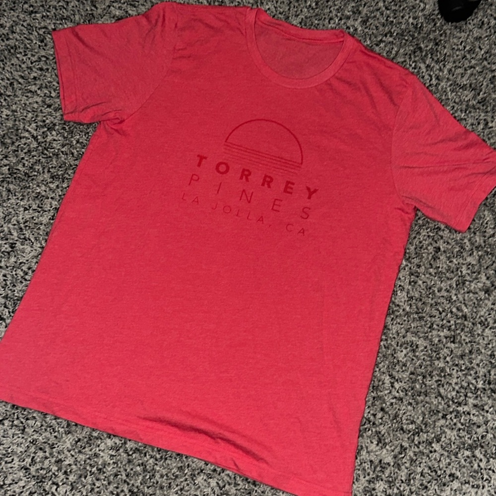 NWOT. Mens Torrey Pines, La Jolla red T-shirt. Size L.